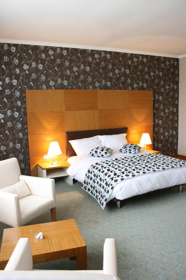 Grand Nur Plaza Hotel Aktau  Exteriör bild