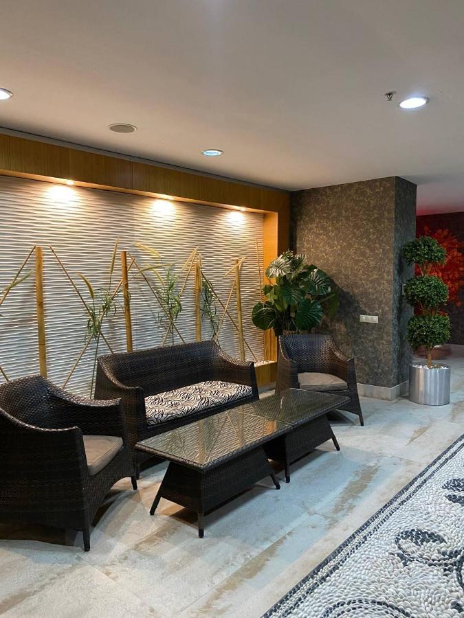 Grand Nur Plaza Hotel Aktau  Exteriör bild