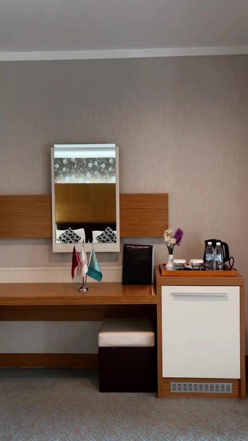 Grand Nur Plaza Hotel Aktau  Exteriör bild