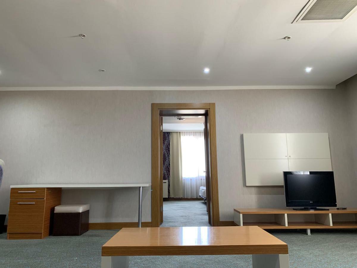 Grand Nur Plaza Hotel Aktau  Exteriör bild