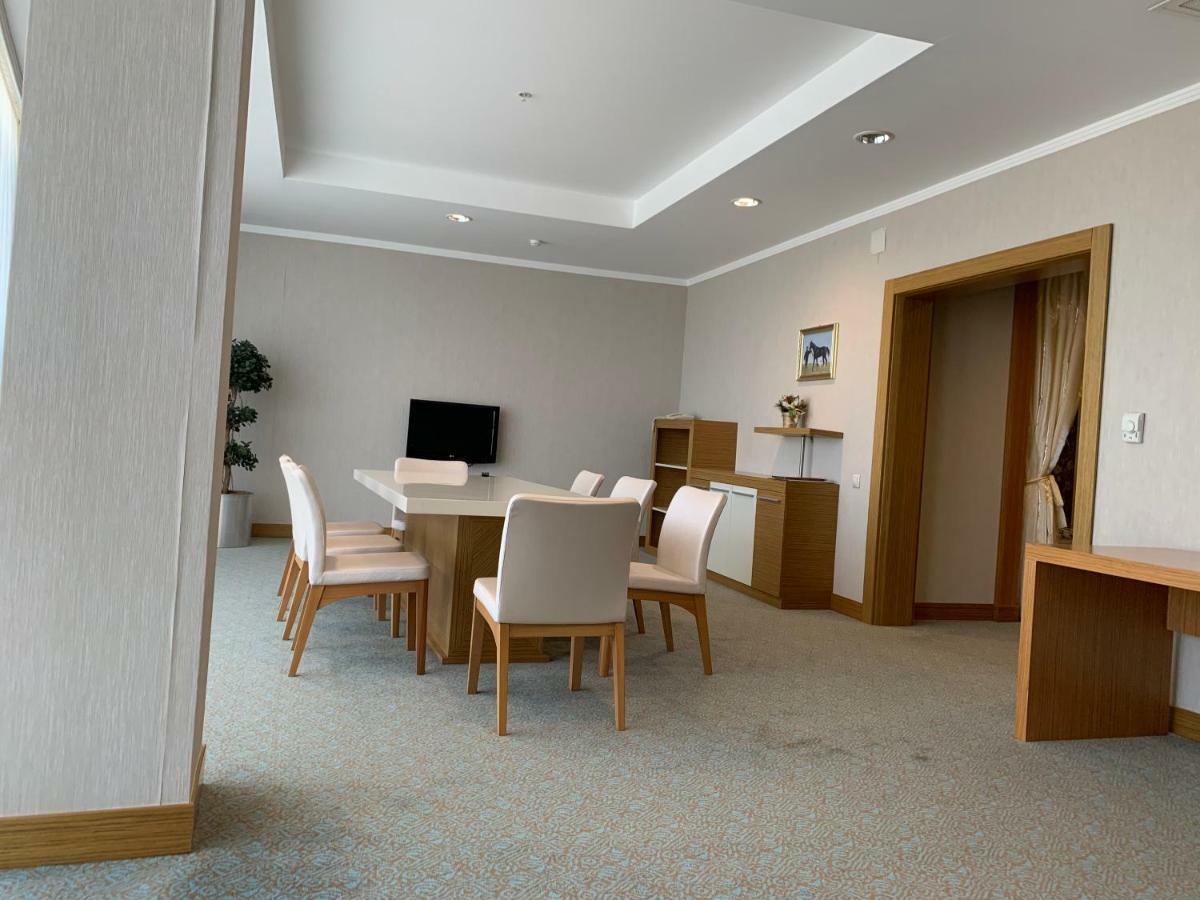 Grand Nur Plaza Hotel Aktau  Exteriör bild