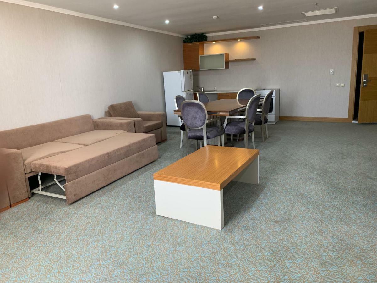 Grand Nur Plaza Hotel Aktau  Exteriör bild